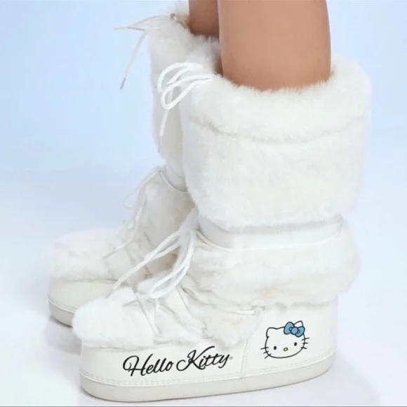 Hello Kitty x Forever 21 Viral Snow Boots (Moon Boots) New Womans - Picture 2 of 4